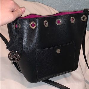 Micheal kors bucket purse
